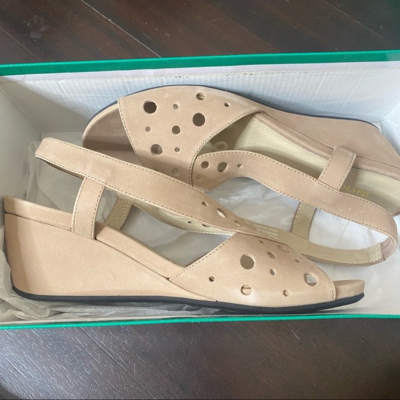 David Tate Yummy Wedge Sandal - Picture 2 of 11